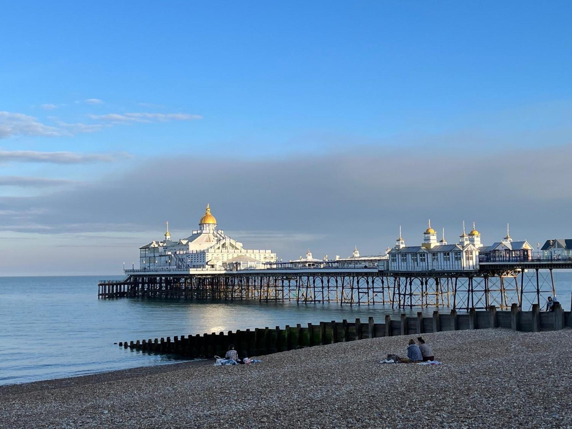 Haddon Hall Hotel Eastbourne Bagian luar foto