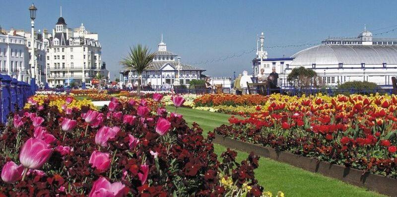 Haddon Hall Hotel Eastbourne Bagian luar foto
