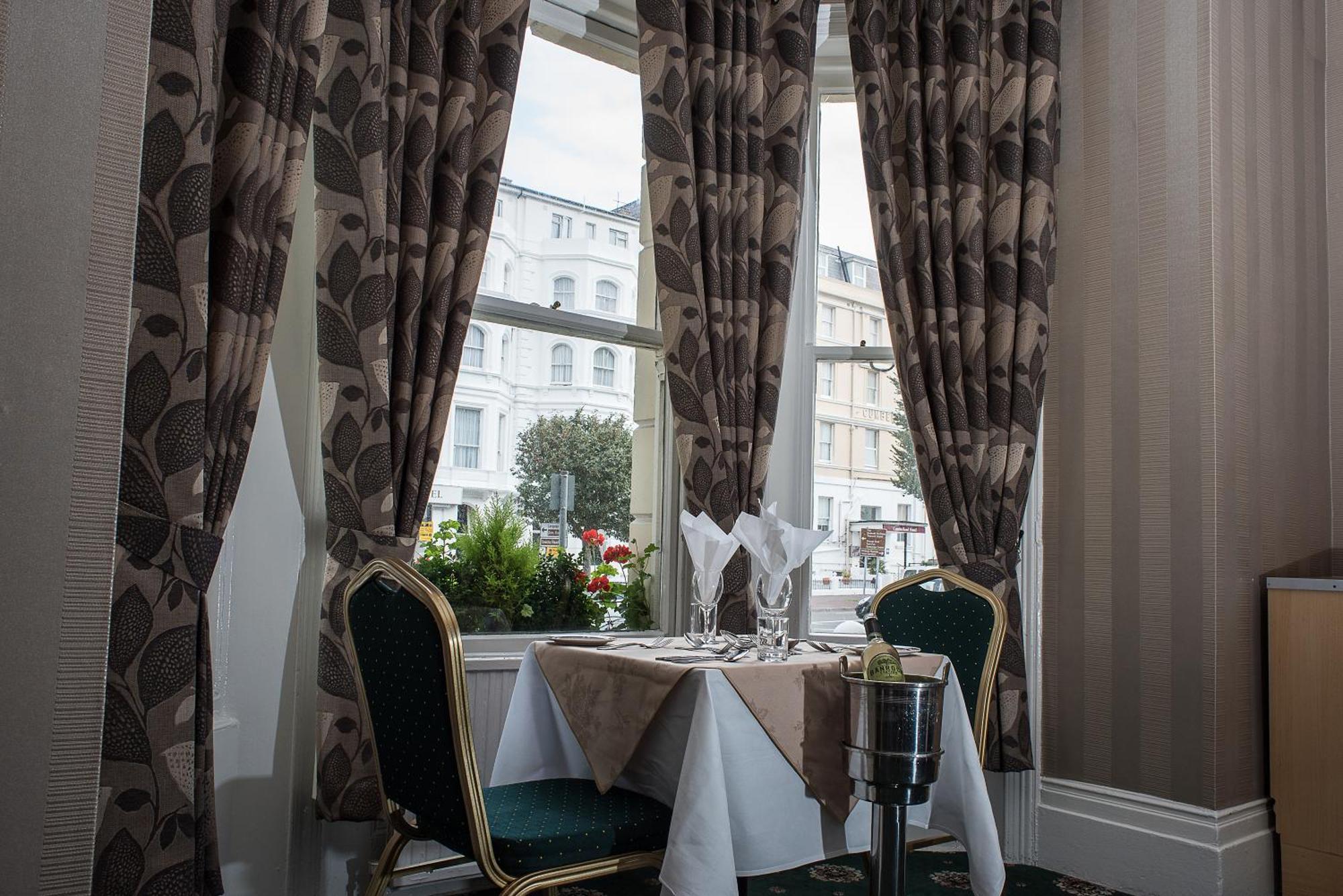 Haddon Hall Hotel Eastbourne Bagian luar foto